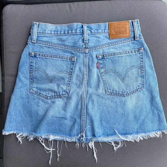 Levis Ribcage Skirt (brand new) - size 27 - Picture 4 of 10